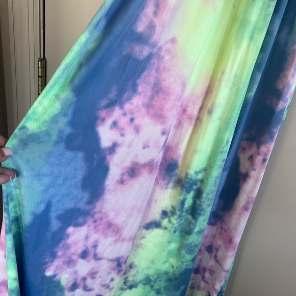 Egy Tie-Dye Maxi Dress with Pockets - Picture 4 of 4